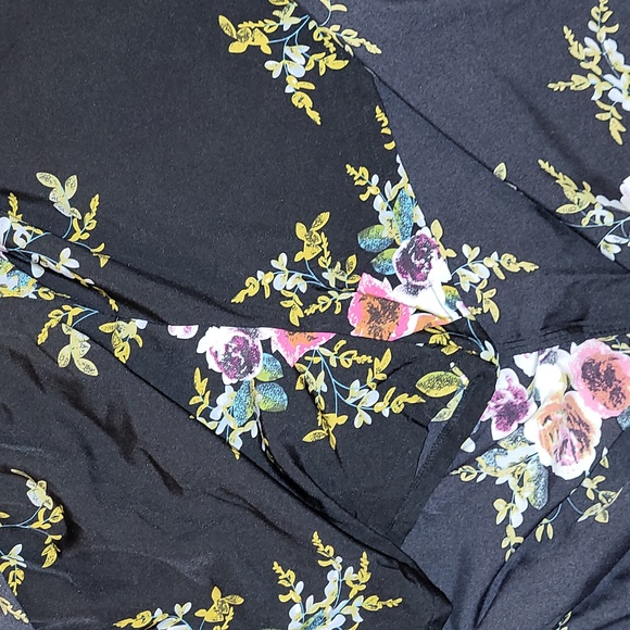 Shein Curve Romper 1XL Black and Floral - Picture 5 of 9